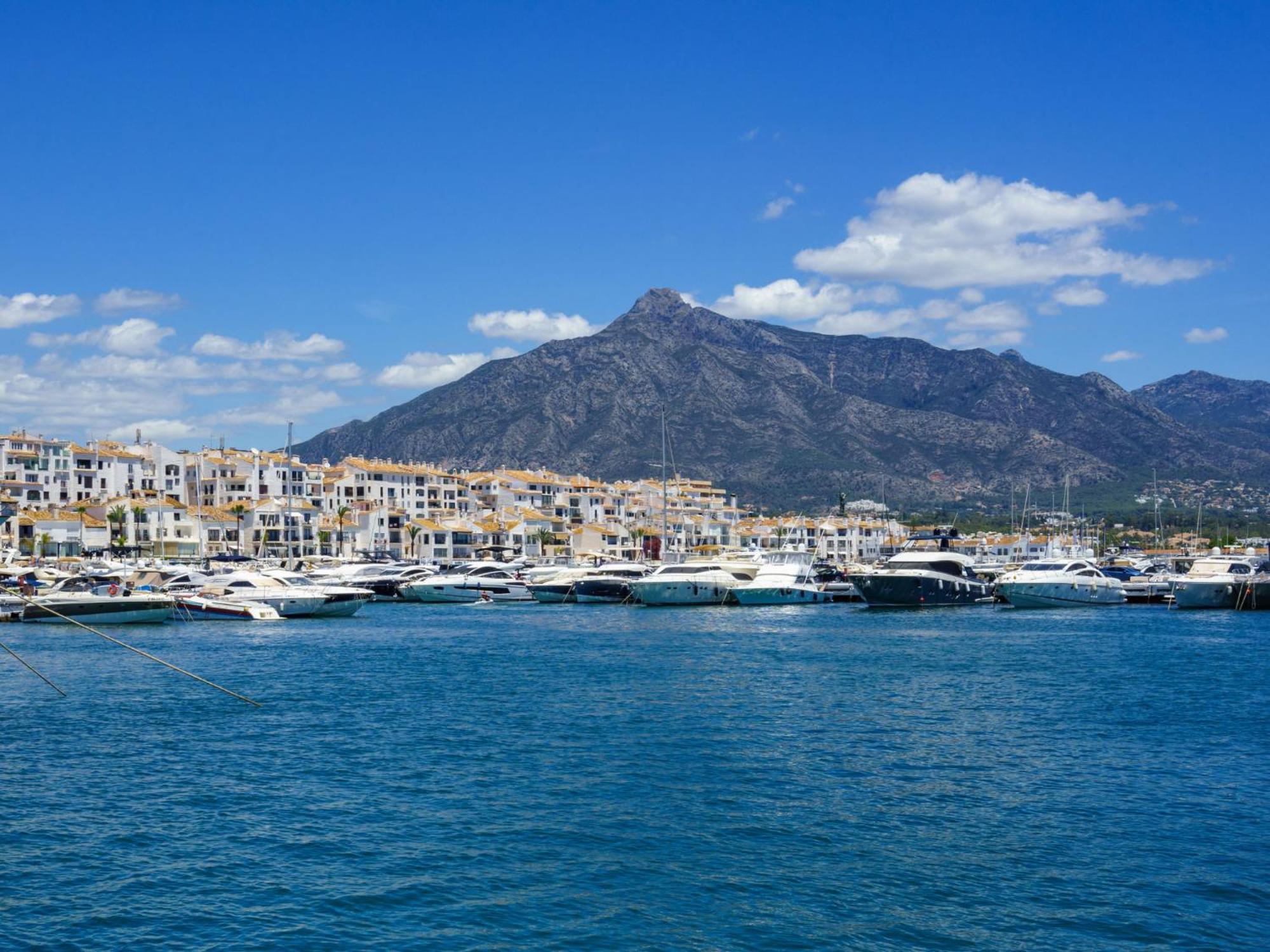 Naranjos Singles Marbella